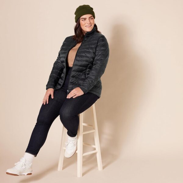Amazon Essentials Women's Lightweight Long-Sleeve Water-Resistant Packable Puffer Jacket (Available in Plus Size) - Image 9