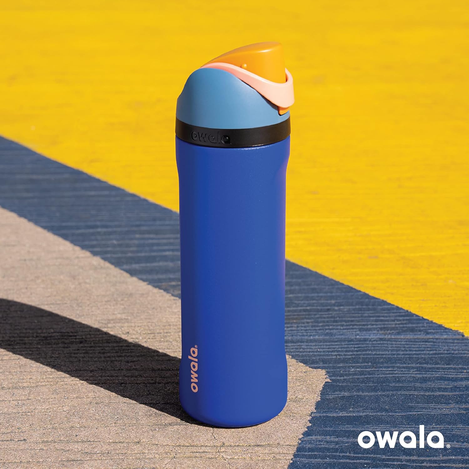 Owala FreeSip Insulated Stainless Steel Water Bottle with Straw, BPA-Free Sports Water Bottle, Great for Travel, 32 Oz, Very, Very Dark - Image 7