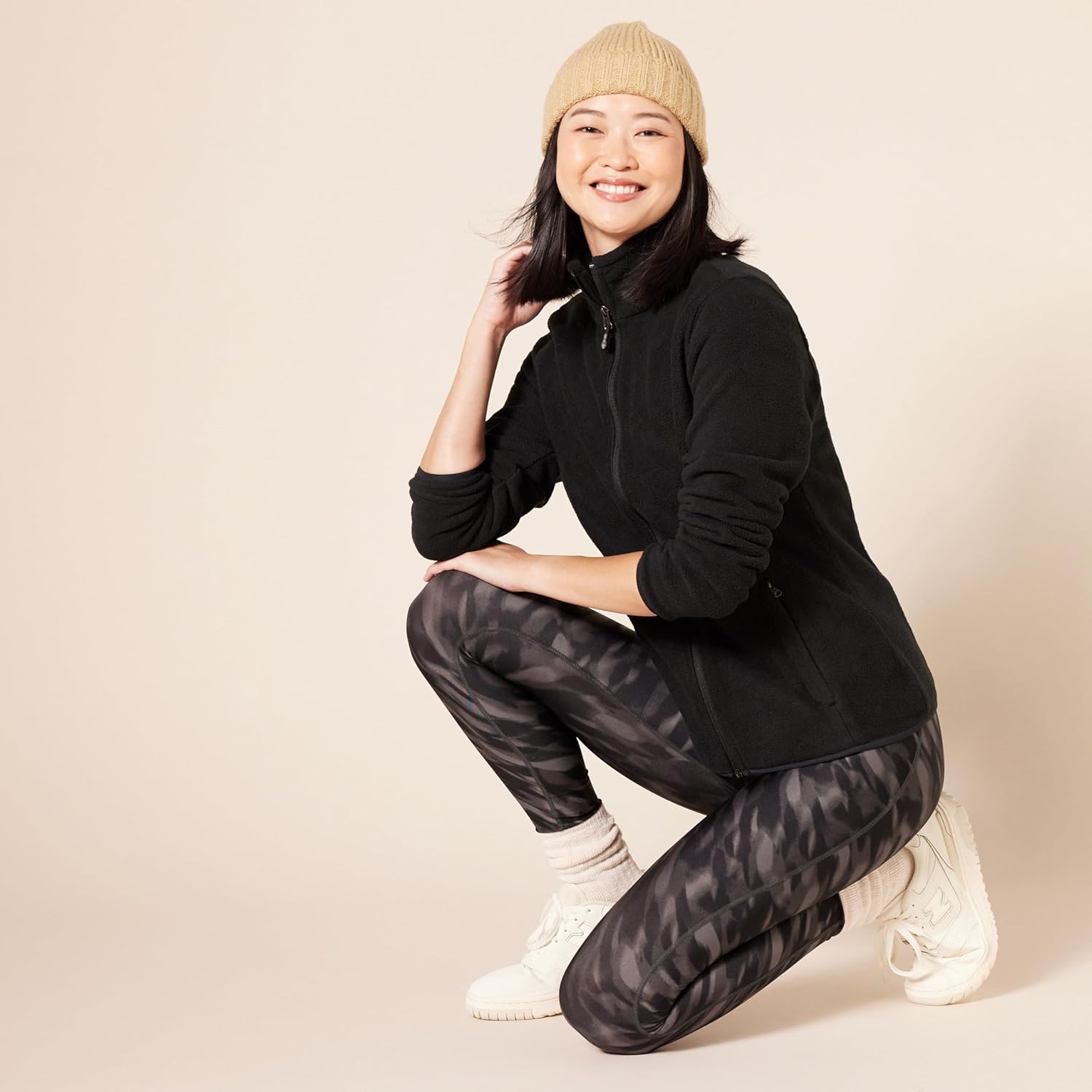 Amazon Essentials Women's Classic-Fit Full-Zip Polar Soft Fleece Jacket (Available in Plus Size) - Image 6