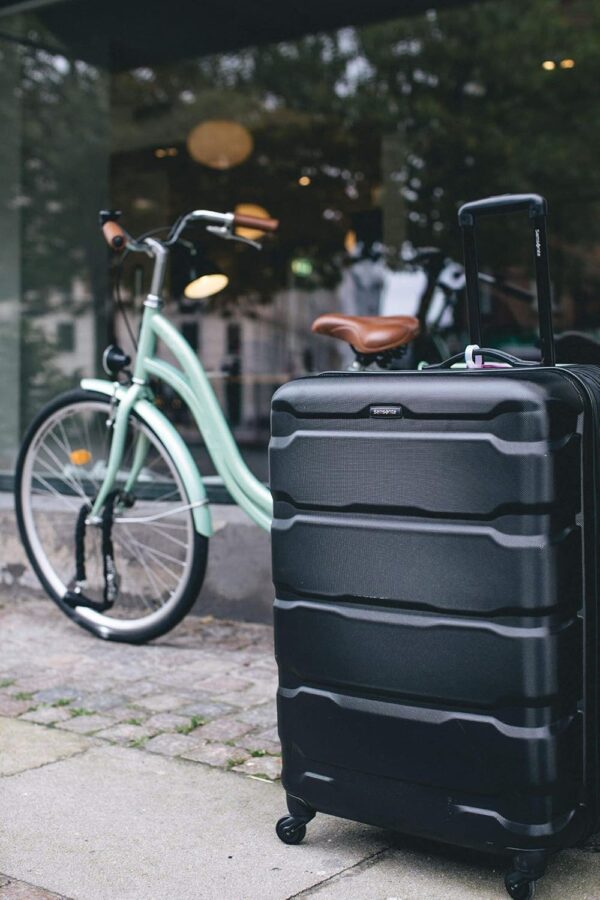 Samsonite Omni PC Hardside Expandable Luggage with Spinner Wheels, Black, Checked-Medium 24-Inch - Image 3