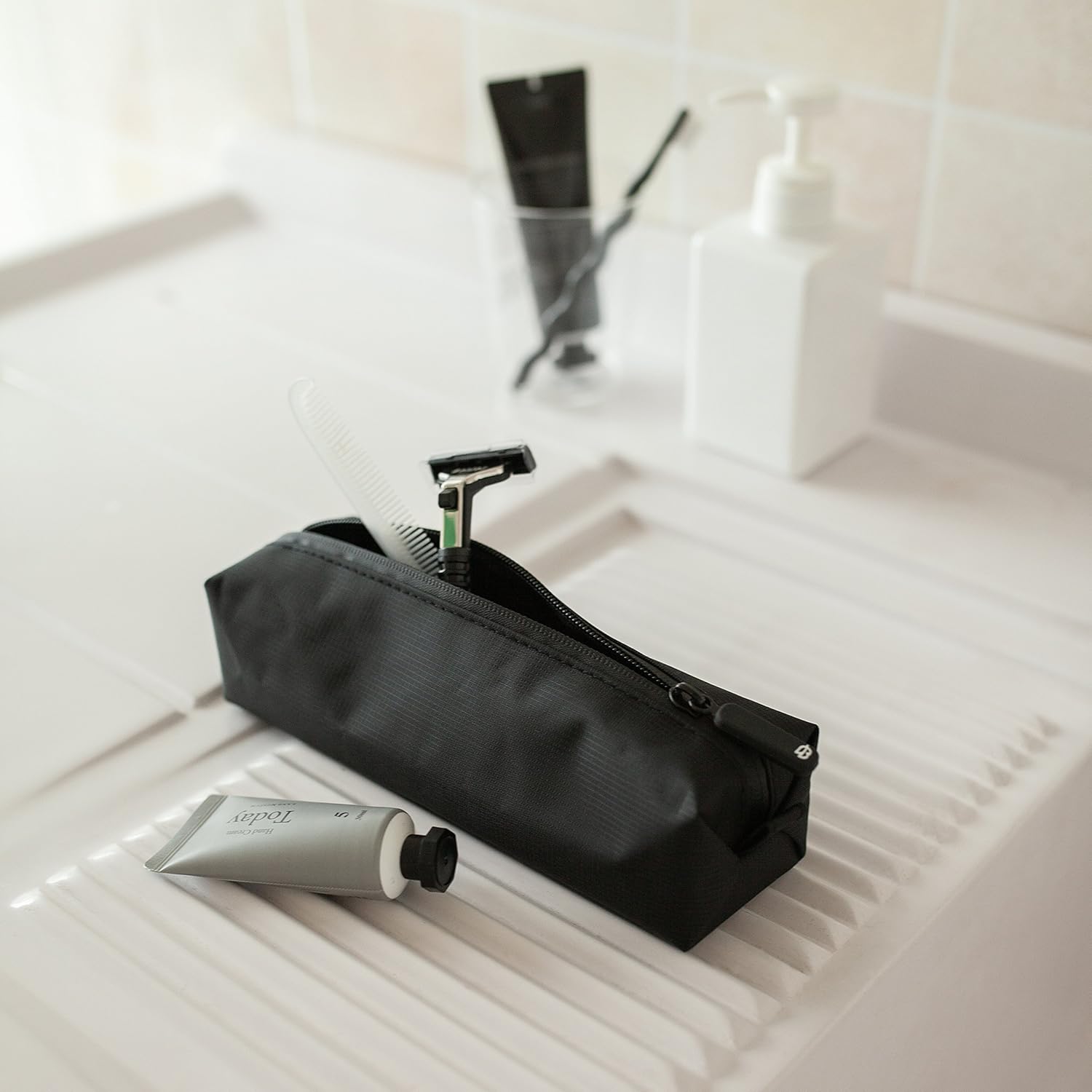 Comfyable Small Toiletry Bag for Men, Slim Mini Toothbrush Bag, Dopp Kit Bag - Image 9