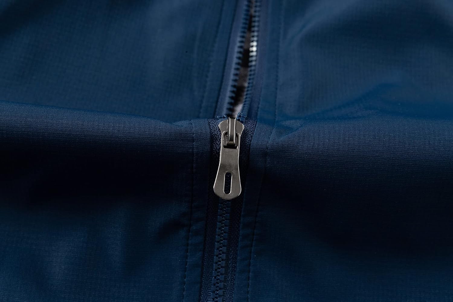 URBANFIND Men's Sports Shell Jacket Lightweight Windbreaker Outdoor Recreation Coat - Image 4