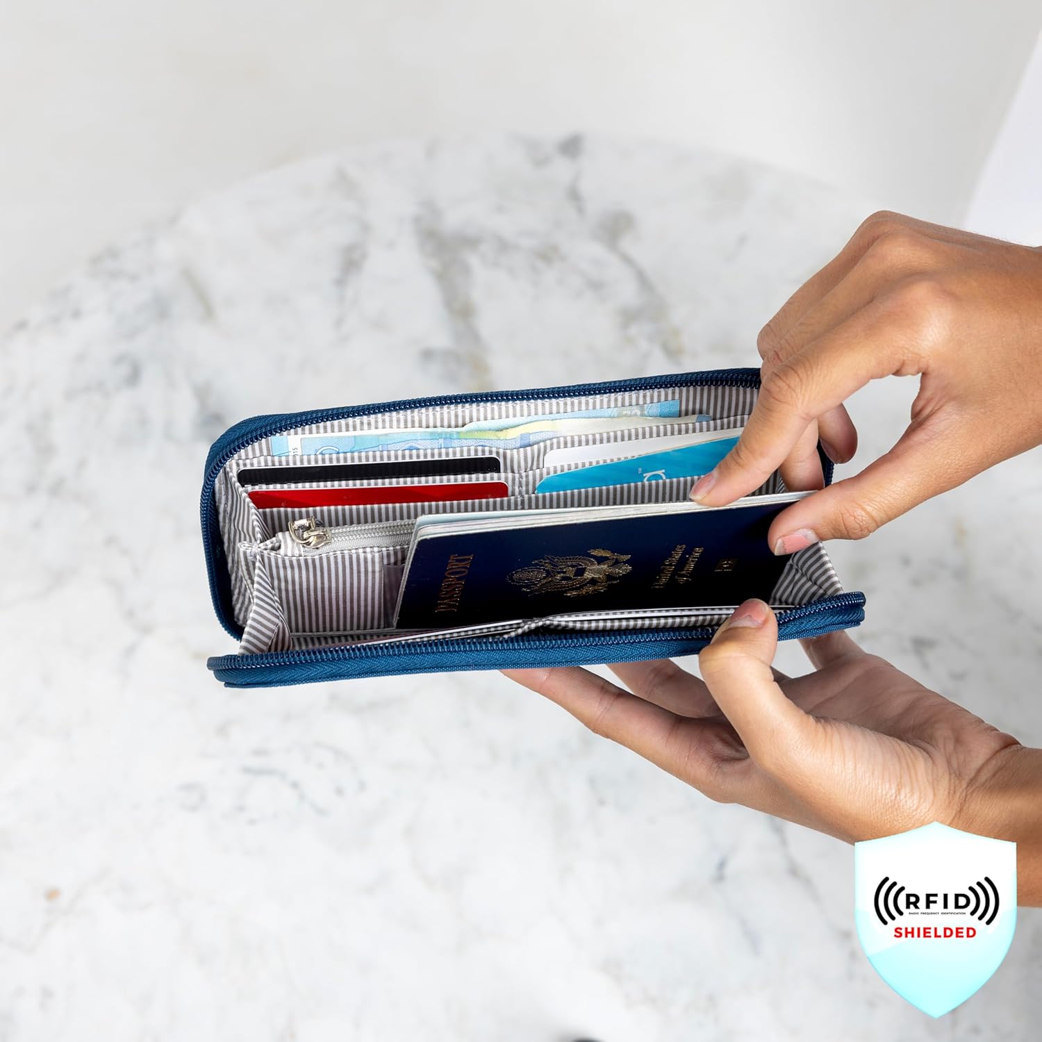 Travelon RFID Blocking Single Zip Wallet - Image 6