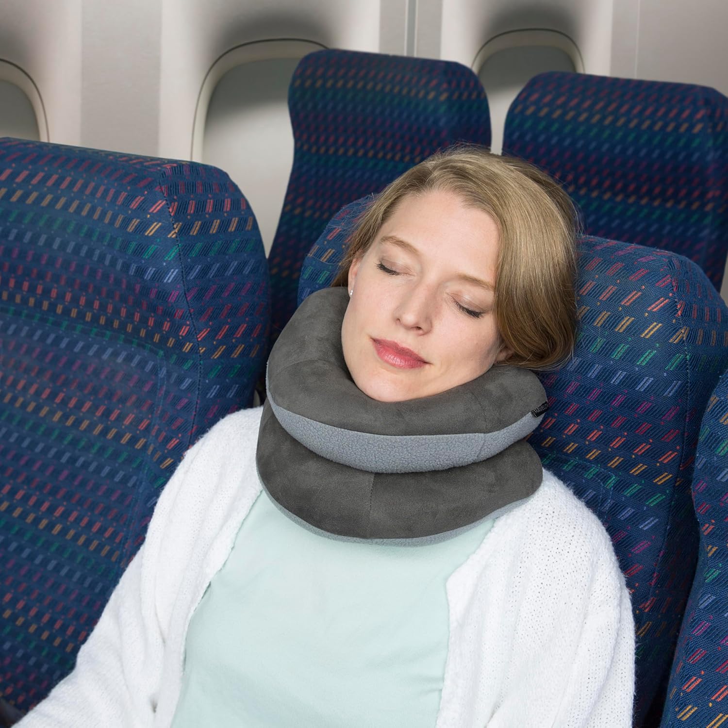 Travelon Deluxe Wrap N' Rest Pillow - Image 3