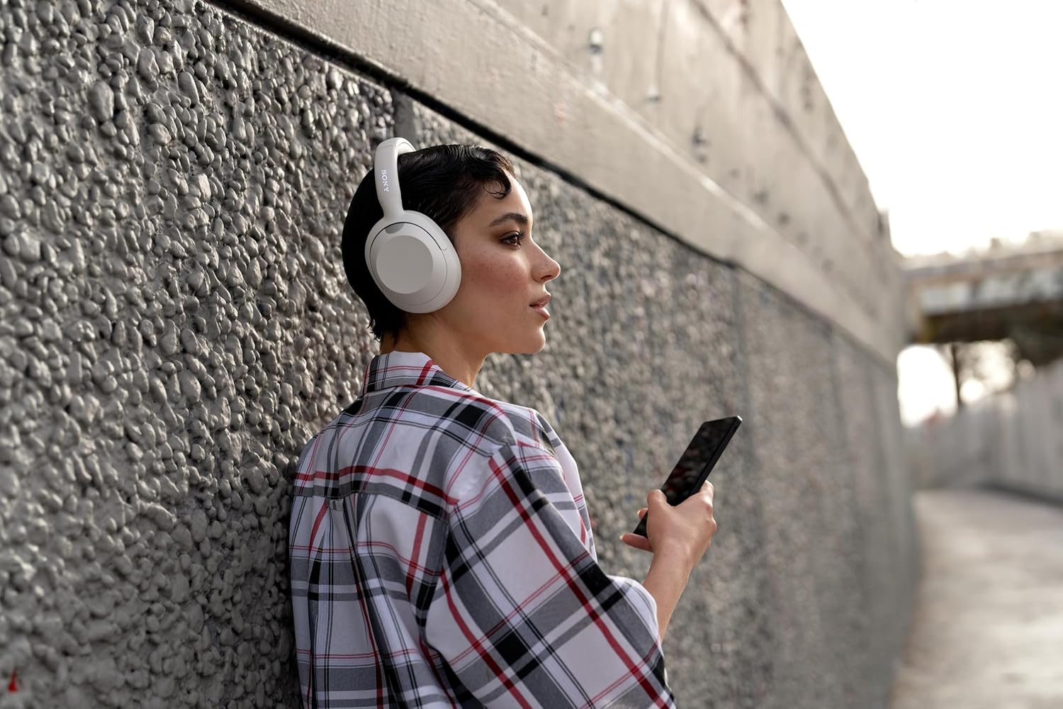 Sony ULT WEAR Over-Ear Noise Cancelling Bluetooth Headphones with Alexa Built-in, Comfortable Design, 30-Hour Battery, Massive Bass, Off White - Image 13